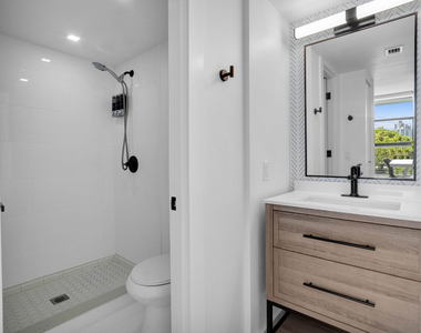 3701 N Country Club Drive - Photo Thumbnail 26