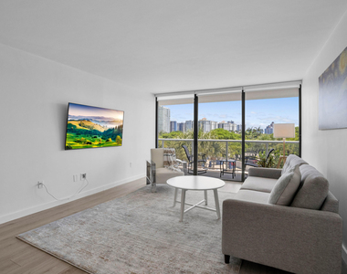 3701 N Country Club Drive - Photo Thumbnail 9