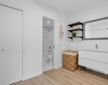 3701 N Country Club Drive - Photo Thumbnail 16