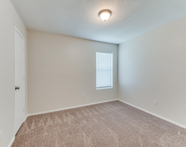 1609 Castle Ridge Road - Photo Thumbnail 4