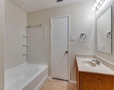 1609 Castle Ridge Road - Photo Thumbnail 10
