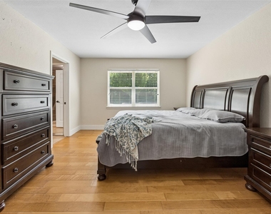1203 Oakwood Trail - Photo Thumbnail 10