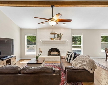 1203 Oakwood Trail - Photo Thumbnail 3