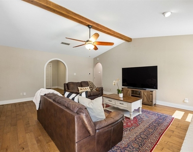 1203 Oakwood Trail - Photo Thumbnail 5