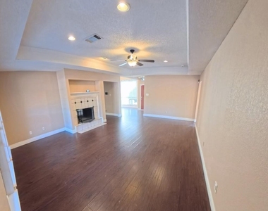 1454 Cromwell Court - Photo Thumbnail 2