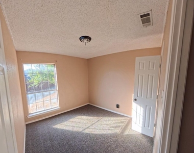 1454 Cromwell Court - Photo Thumbnail 12
