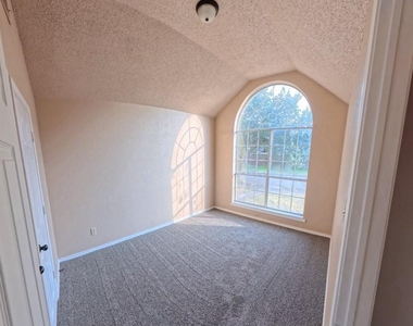 1454 Cromwell Court - Photo Thumbnail 9