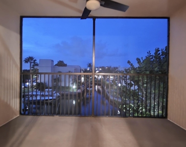 17 Royal Palm Way - Photo Thumbnail 9