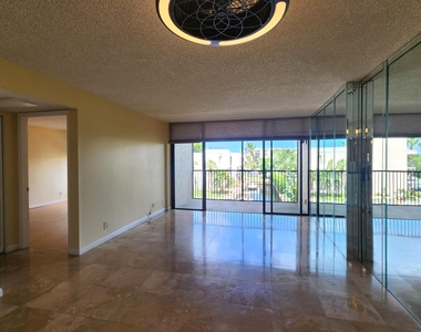 17 Royal Palm Way - Photo Thumbnail 12