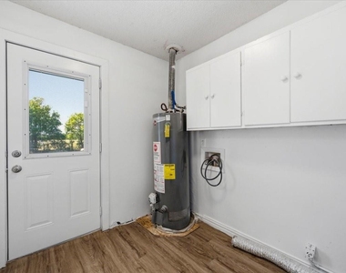 104 Parker Street - Photo Thumbnail 20