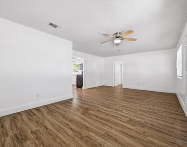 104 Parker Street - Photo Thumbnail 3