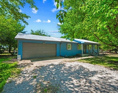 104 Parker Street - Photo Thumbnail 2