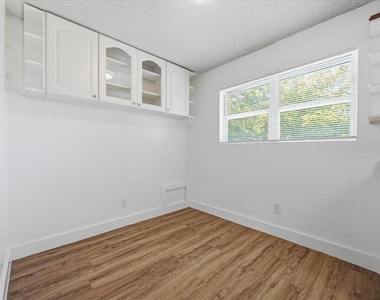 104 Parker Street - Photo Thumbnail 14