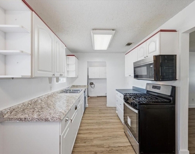 104 Parker Street - Photo Thumbnail 8