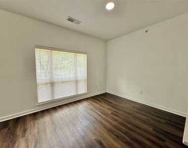 6740 Windhaven Parkway - Photo Thumbnail 10