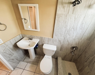 1685 Nw 60th Avenue - Photo Thumbnail 8