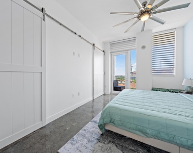1617 N Flagler Drive - Photo Thumbnail 2