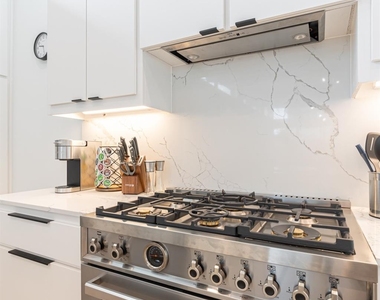 4202 Bonham Street - Photo Thumbnail 5