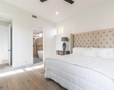 4202 Bonham Street - Photo Thumbnail 13