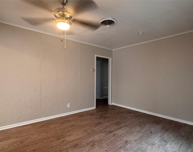 8445 Tackett Street - Photo Thumbnail 4