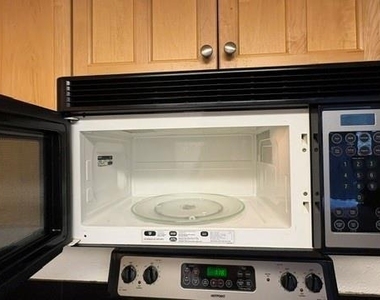 4425 Travis Street - Photo Thumbnail 7
