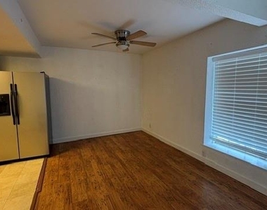 4425 Travis Street - Photo Thumbnail 4
