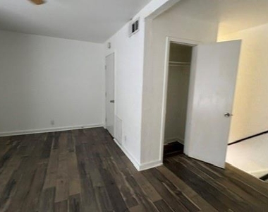 4425 Travis Street - Photo Thumbnail 12