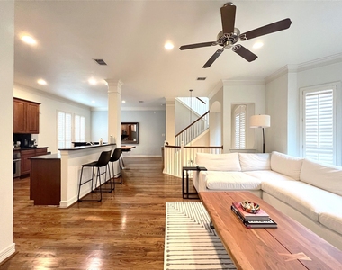 4330 Holland Avenue - Photo Thumbnail 4