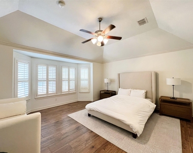 4330 Holland Avenue - Photo Thumbnail 12