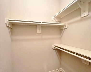 4330 Holland Avenue - Photo Thumbnail 23