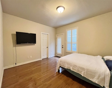 4330 Holland Avenue - Photo Thumbnail 25