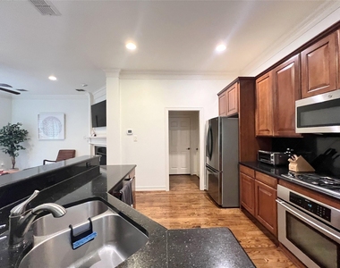 4330 Holland Avenue - Photo Thumbnail 6