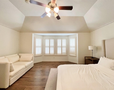 4330 Holland Avenue - Photo Thumbnail 15