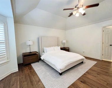 4330 Holland Avenue - Photo Thumbnail 13