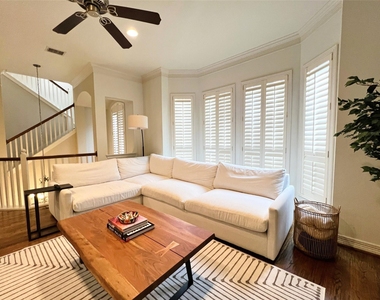 4330 Holland Avenue - Photo Thumbnail 3