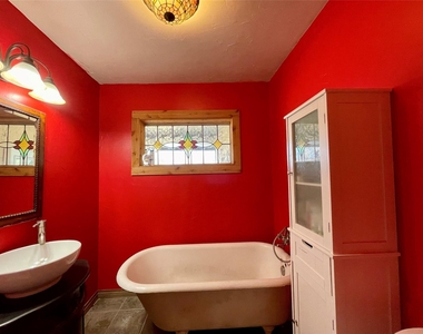 209 N Bowie Street - Photo Thumbnail 14