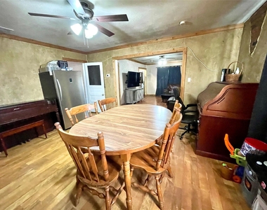 209 N Bowie Street - Photo Thumbnail 4