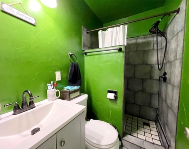 209 N Bowie Street - Photo Thumbnail 10