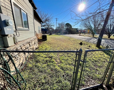 209 N Bowie Street - Photo Thumbnail 21