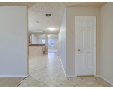 406 Ashland Drive - Photo Thumbnail 2