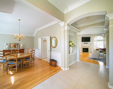 7247 Brennans Drive - Photo Thumbnail 6