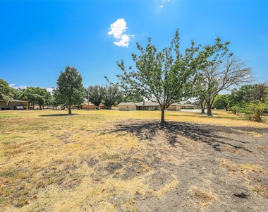 5609 Elisa Lane - Photo Thumbnail 38
