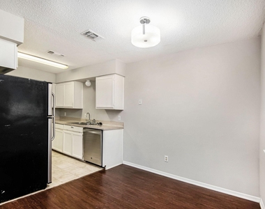 7717 Westcliff Street - Photo Thumbnail 7