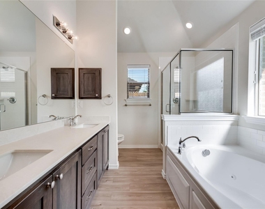 1711 Wooley Way - Photo Thumbnail 12