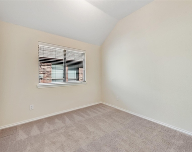 1711 Wooley Way - Photo Thumbnail 17