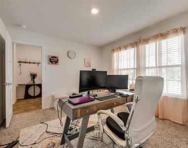 3106 Shorthorn Way - Photo Thumbnail 5