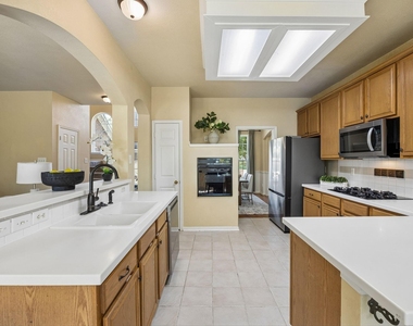 104 Rolling Rock Drive - Photo Thumbnail 4