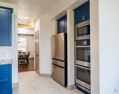 5730 Creek Crossing Lane - Photo Thumbnail 14