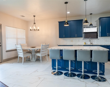 5730 Creek Crossing Lane - Photo Thumbnail 15