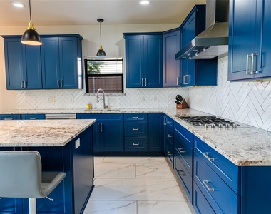 5730 Creek Crossing Lane - Photo Thumbnail 17